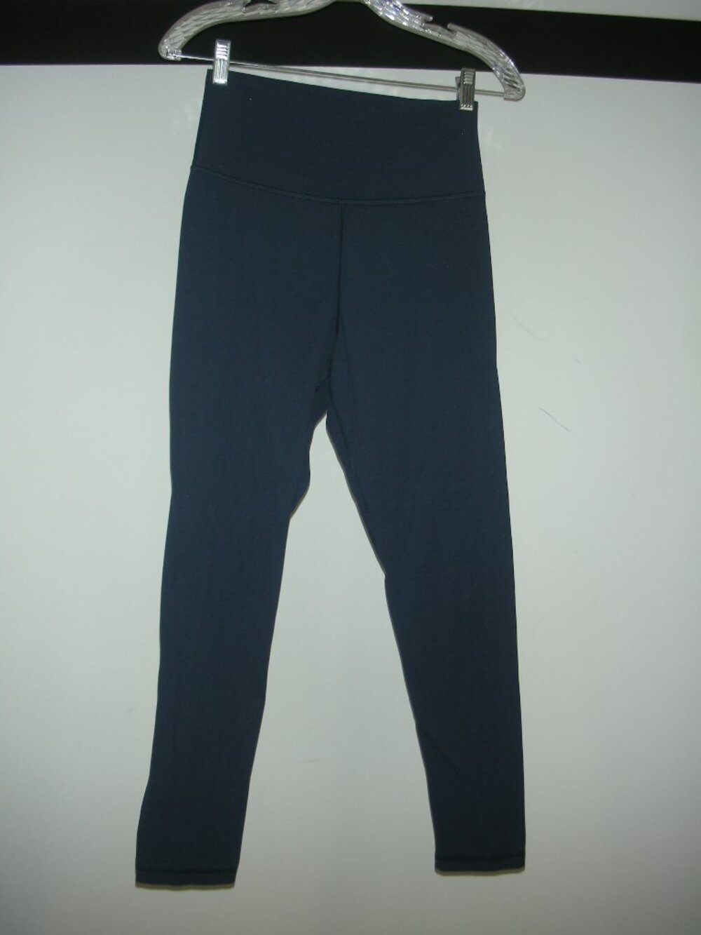 TNA Aritzia TnAction Navy Blue High Rise Yoga Leggings M 26" Soft Stretch